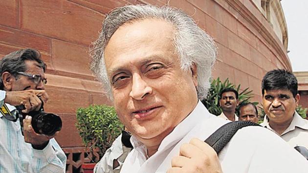 Ramesh visited the car depot construction site in Aarey along with former city chief Sanjay Nirupam. (HT FILE) Ramesh visited the car depot construction site in Aarey along with former city chief Sanjay Nirupam. (HT FILE)