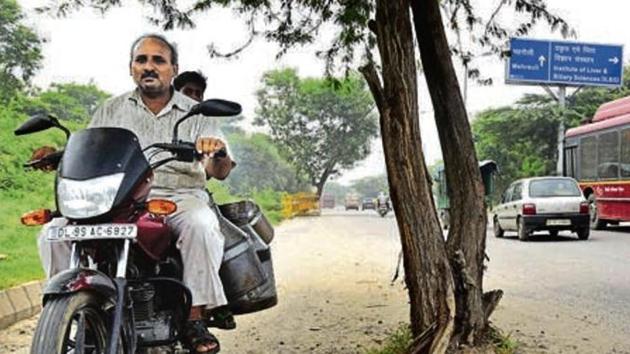 When the court order was not complied with, a contempt petition was filed in 2016, alleging 1,615 trees had been missing on the stretch. The contempt plea is pending adjudication and the matter is listed for Jan 13, 2020. (HT FILE) When the court order was not complied with, a contempt petition was filed in 2016, alleging 1,615 trees had been missing on the stretch. The contempt plea is pending adjudication and the matter is listed for Jan 13, 2020. (HT FILE)