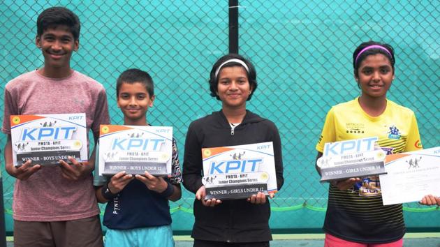 From left: Sarth Bansode, Tej Oak, Shrawani Deshmukh and Simran Chetri pose with their certificates.(HT PHOTD) From left: Sarth Bansode, Tej Oak, Shrawani Deshmukh and Simran Chetri pose with their certificates.(HT PHOTD)