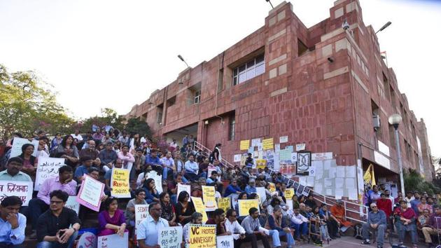 JNU students’ union (JNUSU) president Aishe Ghosh criticised the order. (HT FILE) JNU students’ union (JNUSU) president Aishe Ghosh criticised the order. (HT FILE)