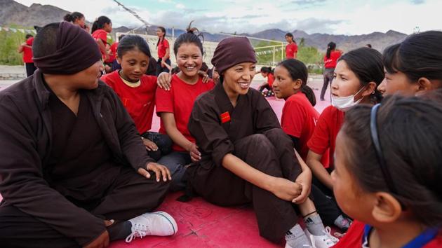 The taxing workouts aren’t the only thing these young girls experience in this week. Interspersed are activities based on recognising creative talents, talks by speakers aimed at expanding their worldview and sessions on hygiene and menstrual health awareness. (Hemanshi Kamani / HT Photo) 