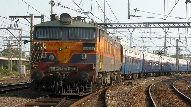 The iconic Deccan Queen which operates between Pune-Mumbai-Pune will get a new look from January 2020. (HT FILE) The iconic Deccan Queen which operates between Pune-Mumbai-Pune will get a new look from January 2020. (HT FILE)