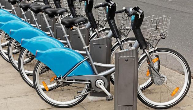 The MC data shows that the public bicycle sharing system is more popular among men as 21,777 downloads were done by males as compared to 6,322 downloads by females.(GETTY IMAGES)