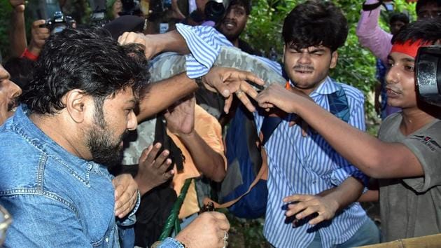 Students of Left Party organisations clash with Union Minister of State for Environment, Forest and Climate Change Babul Supriyo during a protest at Jadavpur University in Kolkata on Thursday.(ANI)
