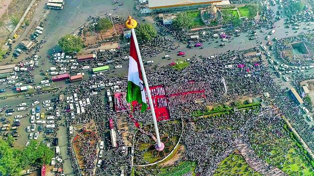 The Pimpri Chinchwad Municipal Corporation constructed a 107m flagpole at Bhakti Shakti chowk, Nigdi. The civic body has appointed a private company to maintain the pole at Rs 46.85 lakh per year. (HT PHOTO) The Pimpri Chinchwad Municipal Corporation constructed a 107m flagpole at Bhakti Shakti chowk, Nigdi. The civic body has appointed a private company to maintain the pole at Rs 46.85 lakh per year. (HT PHOTO)