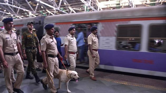 Railway Police conducting security check drive at Chattrapati Shivaji Maharaj Terminus in Mumbai. (HT FILE) Railway Police conducting security check drive at Chattrapati Shivaji Maharaj Terminus in Mumbai. (HT FILE)