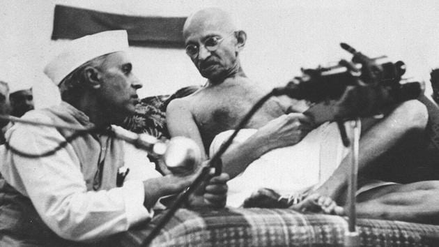 Jawaharlal Nehru and Mahatma Gandhi converse at a session of the Indian National Congress in Gowalia Tank, Bombay, a few hours before their arrest on August 8, 1942. At the historic session of Congress on August 7 and 8 at Gowalia Tank ground (now called August Kranti Maidan in memory of that historic event), Gandhi gave the slogan “Do or Die” which had an electrifying effect on the people. (National Gandhi Museum) Jawaharlal Nehru and Mahatma Gandhi converse at a session of the Indian National Congress in Gowalia Tank, Bombay, a few hours before their arrest on August 8, 1942. At the historic session of Congress on August 7 and 8 at Gowalia Tank ground (now called August Kranti Maidan in memory of that historic event), Gandhi gave the slogan “Do or Die” which had an electrifying effect on the people. (National Gandhi Museum)