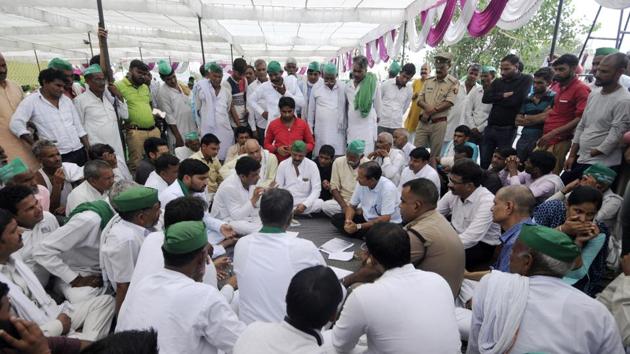 Over 50,000 non- teaching staff of all seven state universities would assemble at Ranchi University campus on September 24 (Tuesday) and takeout a procession for the gherao. (Representational image) (HT file)