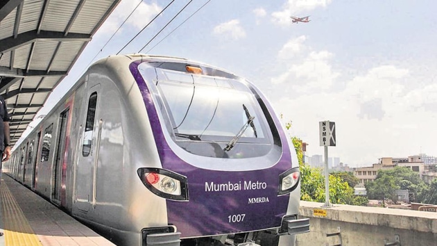 The Mumbai Metro One pvt ltd (MMOPL) has made a series of structural changes at the metro station to create more room at the interchange between the metro and railway station.(HT file)