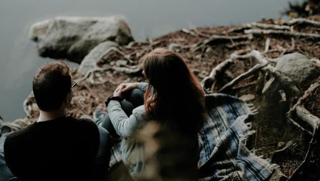 While breakups hurt and might make people search for love in a different kind of person, they do not tend to do so.(Unsplash)