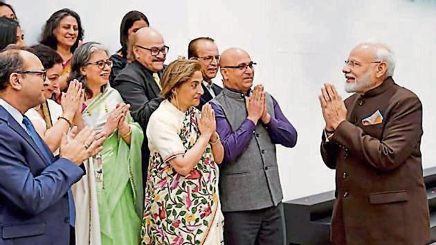Prime Minister Narendra Modi with a delegation of Kashmiri Pandits in Houston on Sunday. (Photo: ANI) Prime Minister Narendra Modi with a delegation of Kashmiri Pandits in Houston on Sunday. (Photo: ANI)
