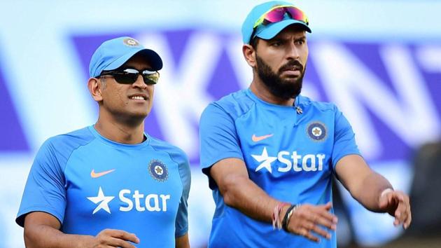 A file photo Yuvraj Singh and MS Dhoni.(PTI)