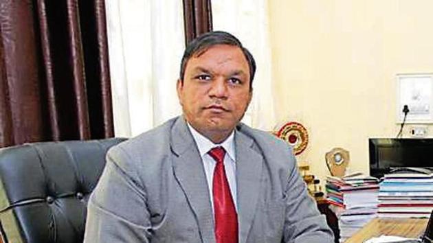 Dhiraj Kumar Thapliyal,principal, Sant Ishar Singh Ji Memorial Public School, Karamsar, Ludhiana. (HT) Dhiraj Kumar Thapliyal,principal, Sant Ishar Singh Ji Memorial Public School, Karamsar, Ludhiana. (HT)