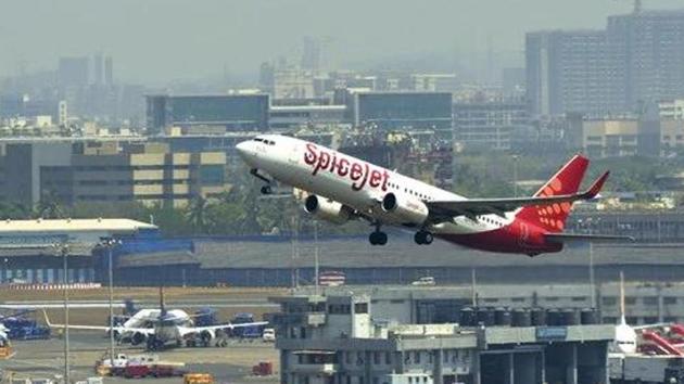 Boeing has told SpiceJet that it expects US regulators to re-certify the plane in early November, SpiceJet Chairman Ajay Singh said.(Mint Photo)