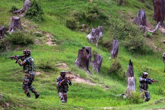 Pakistan began unprovoked firing in another ceasefire violation along the LoC on Sunday afternoon. (Representative photo)(PTI PHOTO) Pakistan began unprovoked firing in another ceasefire violation along the LoC on Sunday afternoon. (Representative photo)(PTI PHOTO)