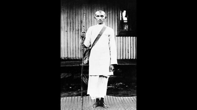 Mahatma Gandhi, 1914, wearing white to mourn the deaths of Indian strikers killed in police firing in South Africa.(National Gandhi Museum.)