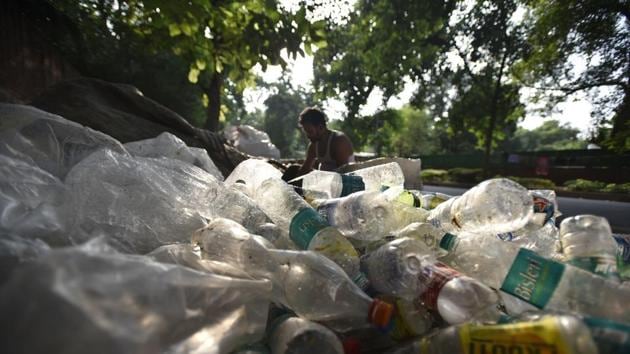 A city-based not-for-profit, Project Mumbai, is planning a week-long initiative to collect plastic waste from housing societies, educational institutions and corporates across Mumbai Metropolitan Region (MMR) to recycle it into public amenities.(Raj K Raj/HT PHOTO)