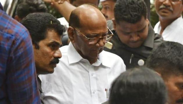 Sharad Pawar had announced his plan to visit the ED office on Friday afternoon.(Anshuman Poyrekar/HT PHOTO.) Sharad Pawar had announced his plan to visit the ED office on Friday afternoon.(Anshuman Poyrekar/HT PHOTO.)