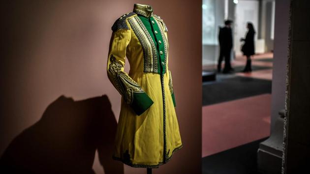 A traditional outfit belonging to Yeshwant Rao Holkar II. Consequently, the prince managed to assemble one of the most important private collections of Modernist furniture and decorative arts from 1920’s and 1930’s in the world. Some 500 pieces of from his Manik Bagh Palace in his hometown of Indore, are being exhibited alongside archival materials that document the legacy of the Maharaja and Maharani of Indore. (Stephane De Sakutin / AFP)