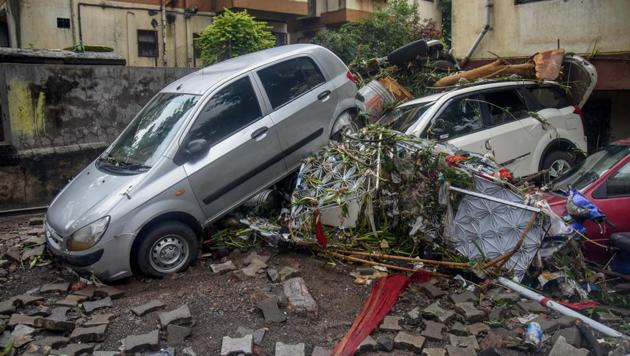 Aftermath of flash floods in Gururaj society, Satara road in Pune, Maharashtra. (Sanket Wankhade / HT Photo) Aftermath of flash floods in Gururaj society, Satara road in Pune, Maharashtra. (Sanket Wankhade / HT Photo)