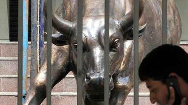 RBI’s interest rate decision, macroeconomic data points and global cues would be the key factors for the equity market in the holiday-shortened week ahead. (HT Archive) RBI’s interest rate decision, macroeconomic data points and global cues would be the key factors for the equity market in the holiday-shortened week ahead. (HT Archive)