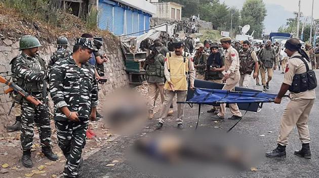 Army, CRPF and Police jawans after an encounter with the terrorists at Batote in Ramban district of Jammu and Kashmir, Saturday, Sept. 28, 2019.(PTI photo) Army, CRPF and Police jawans after an encounter with the terrorists at Batote in Ramban district of Jammu and Kashmir, Saturday, Sept. 28, 2019.(PTI photo)