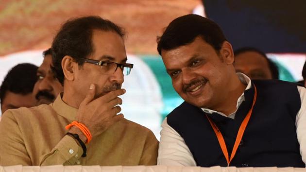 Maharashtra CM Devendra Fadnavis with Shiv Sena chief Uddhav Thackeray. BJP and Shiv Sena are likely to announce their seat-sharing deal for the upcoming assembly elections on Sunday.(HT Photo)