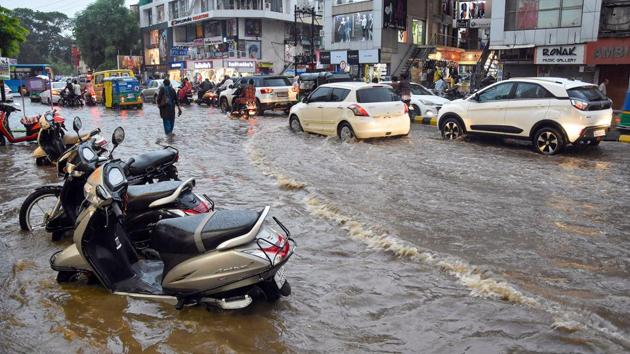 Heavy rains continued in several parts of Saurashtra including Rajkot, Junagadh, Morbi and Devbhoomi Dwarka districts on Sunday, according to the Gujarat emergency operation centre.(PTI PHOTO) Heavy rains continued in several parts of Saurashtra including Rajkot, Junagadh, Morbi and Devbhoomi Dwarka districts on Sunday, according to the Gujarat emergency operation centre.(PTI PHOTO)