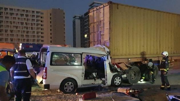 A minibus collided with a lorry killing seven Indians and a Pakistani national in Dubai.(Photo: @DubaiPoliceHQ)
