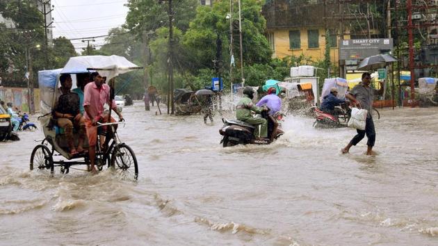 A view of waterlogging near JP Roundabout following heavy rainfall in Patna, Bihar.(Santosh Kumar/Hindustan Times)