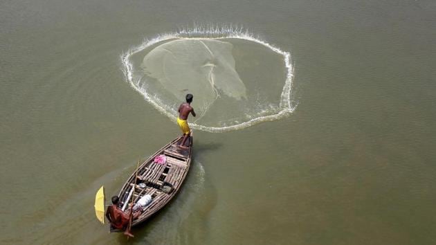 A boat capsized in the Rupnarayan river in East Midnapore district of West Bengal. Image used for representational purpose only.(Photo: PTI)