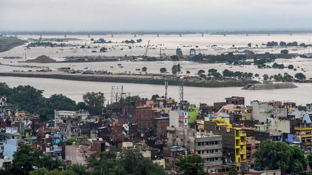Flooded-affected areas in Patna due to overflowing of River Ganga following heavy monsoon rainfall on Monday.(PTI PHOTO.) Flooded-affected areas in Patna due to overflowing of River Ganga following heavy monsoon rainfall on Monday.(PTI PHOTO.)