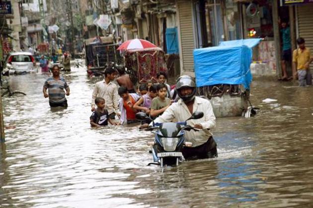 Patna localities saw heavy waterlogging due to late monsoon flourish in September. (HT Photo/File) Patna localities saw heavy waterlogging due to late monsoon flourish in September. (HT Photo/File)