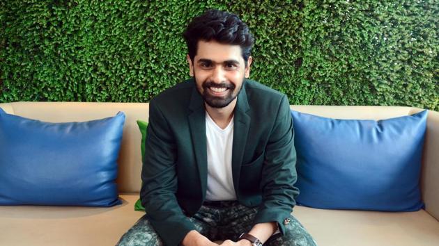 Aroh Welankar, poses for a picture at Space Bar, Koregaon Park in Pune during a meet and greet session (SHANKAR NARAYAN/HTPHOTO) Aroh Welankar, poses for a picture at Space Bar, Koregaon Park in Pune during a meet and greet session (SHANKAR NARAYAN/HTPHOTO)
