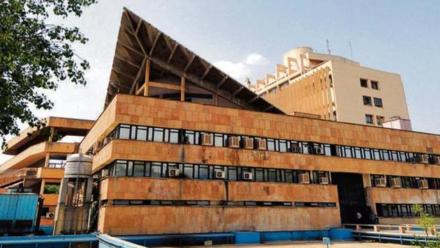 At the BTech level, IITs charge students ₹2 lakh a year (mint/file) At the BTech level, IITs charge students ₹2 lakh a year (mint/file)