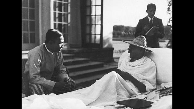 Mahatma Gandhi with Burmese Prime Minister Thakin Nu in Birla House, New Delhi, in 1947. (HT Archive)
