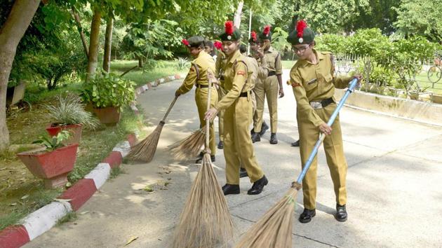 National Cadet Corps participate in Swachh Bharat, Ludhiana, October 4, 2018(HT PHOTO)