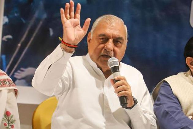 Congress leader Bhupinder Singh Hooda called on all non-BJP parties in Haryana to come together to form the government as counting trends showed the possibility of a hung house in the state.(PTI file photo)