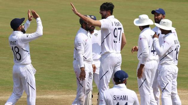 Virat Kohli celebrates with Ishant Sharma.(BCCI/Twitter)