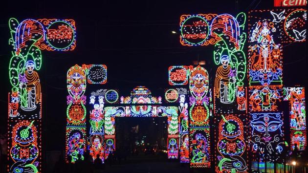 Colourful lights decorate Dak Bungalow area ahead of Durga Puja festival in Patna, Bihar, India on Wednesday October 2, 2019. (Santosh Kumar / Hindustan Times)