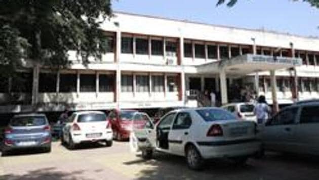 The Pune police, on Thursday, registered a case of cheating and forgery against unidentified people for wrongfully accessing the systems of a regional transport office (RTO) official and forging documents in order to save tax. (HT FILE) The Pune police, on Thursday, registered a case of cheating and forgery against unidentified people for wrongfully accessing the systems of a regional transport office (RTO) official and forging documents in order to save tax. (HT FILE)