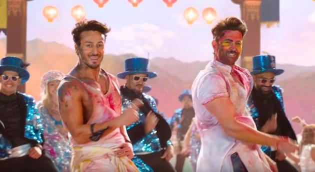 War box office: The Hrithik Roshan-Tiger Shroff film collected <span class='webrupee'>?</span>21.30 crore in Hindi.