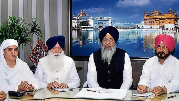 (From left) SAD leadersJagir Kaur and Tota Singh, SGPC president Gobind Singh Longowal and Punjab minister Charanjit Singh Channi at the press conference after the coordination committee meeting in Amritsar, Friday, October 4, 2019.(HT Photo)