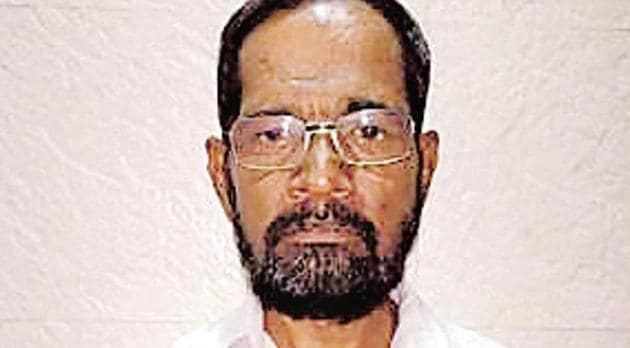 Janardan ( Babu) Parab, calls himself a social worker, who has contested Assembly elections four times so far. He is contesting the Maharashtra polls 2019 as an Independent candidate. (HT Photo) Janardan ( Babu) Parab, calls himself a social worker, who has contested Assembly elections four times so far. He is contesting the Maharashtra polls 2019 as an Independent candidate. (HT Photo)
