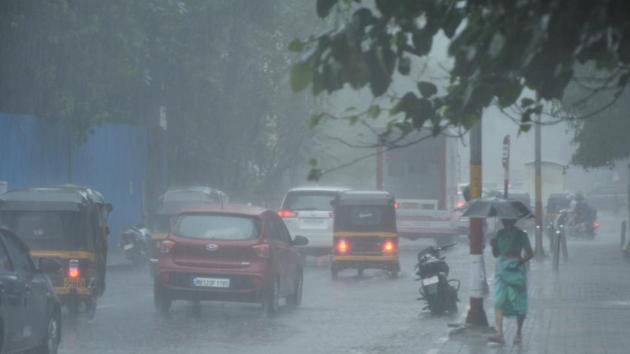 Heavy rains lashed various parts of the city including Bajirao road on Friday evening (HT/PHOTO) Heavy rains lashed various parts of the city including Bajirao road on Friday evening (HT/PHOTO)