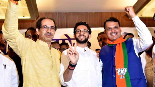 Of the 288 assembly seats, the Shiv Sena will contest 124, smaller NDA allies such as RPI and RSP will contest 14, and remaining seats 150.(PTI Photo) Of the 288 assembly seats, the Shiv Sena will contest 124, smaller NDA allies such as RPI and RSP will contest 14, and remaining seats 150.(PTI Photo)