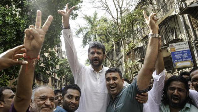 BJP’s Parag Shah show victory after filing nomination form at Ghatkopar in Mumbai, on Monday, November 4, 2019. (Satish Bate/HT Photo) BJP’s Parag Shah show victory after filing nomination form at Ghatkopar in Mumbai, on Monday, November 4, 2019. (Satish Bate/HT Photo)