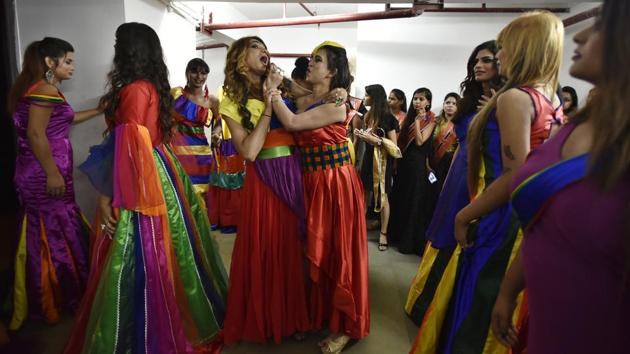 Participants share a light moment backstage. Some of the participants even enrolled in beauty and make-up academy or worked in beauty parlours. They frequently accessed online platforms like YouTube to refer to the available tutorial videos to learn the techniques. (Raj K Raj / HT Photo)