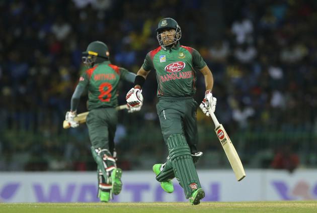 Bangladeshi batsmen Soumya Sarkar, right, and Mohammad Mithun during the third one-day international cricket match between Sri Lanka and Bangladesh.(AP)