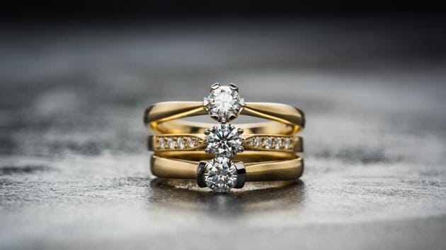 Here’s what you need to know before buying jewellery for the first time in 5 points.(Unsplash)